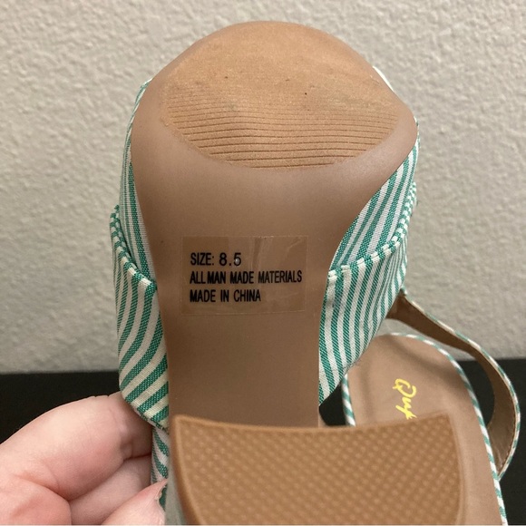 Qupid Peep Toe Bow Heels - Teal/White - Size 8.5 - Picture 8 of 8